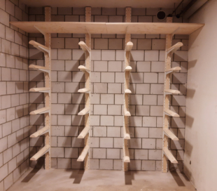 Verstellbare Sattelhalter für Sattelkammer
