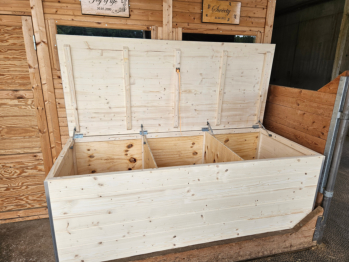 Deckenbox in 6288 Schongau